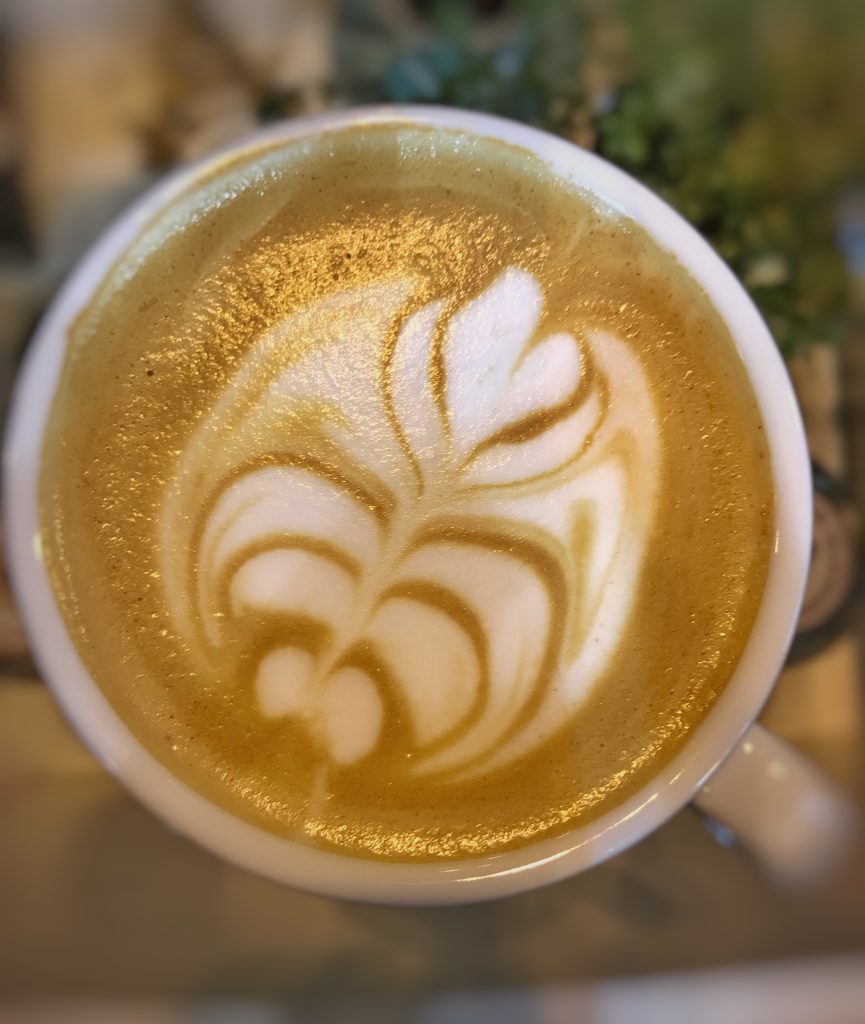 Lo que tienes que saber de latte art, Café Té Art cafe te arte, latte art, vertido libre, barista, cafe capuccino, cafeterias madrid, arte latte